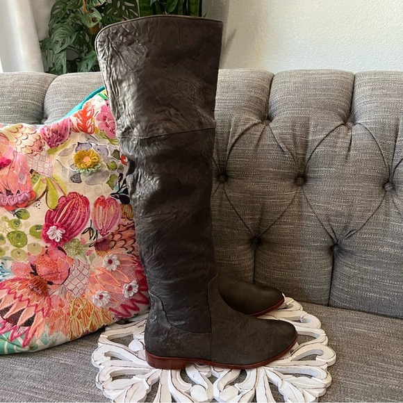 Gee WaWa Anthropologie Over the knee Leather Boots Women’s 6 NEW - Picture 1 of 12